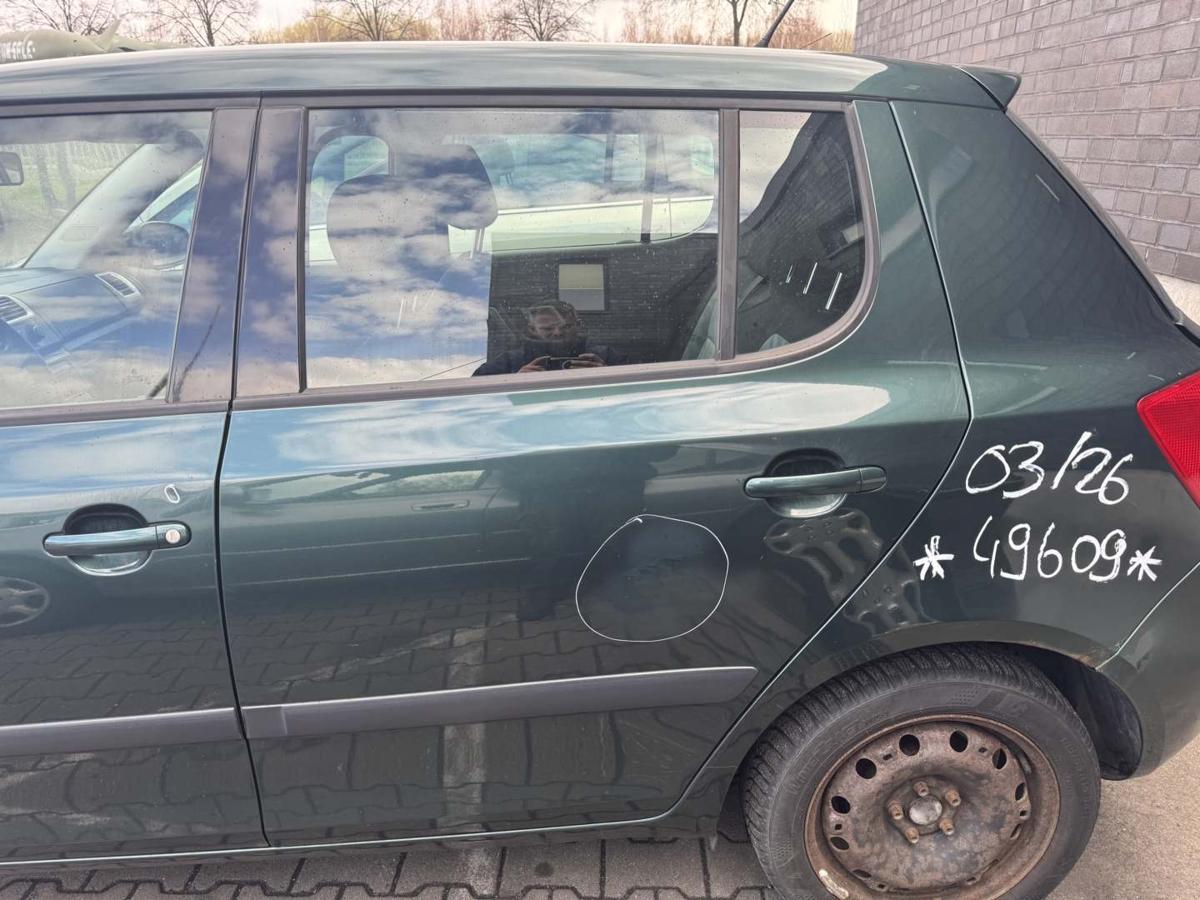 Skoda Fabia 2 original T&uuml;r hinten links LF6K Highland Gr&uuml;n Flie&szlig;heck Rohbau Bj.2008